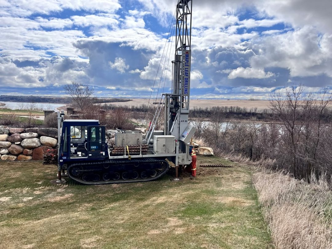 Pile Driving Analyzer PDA testing equipment setup